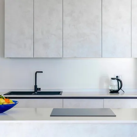 Gioia 8, Emma فيلة