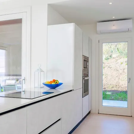 Gioia 8, Emma * سانريمو