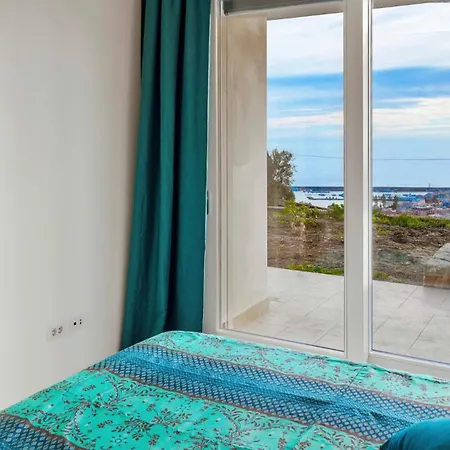 Gioia 8, Emma Villa *