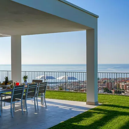 Villa Gioia 8, Emma *