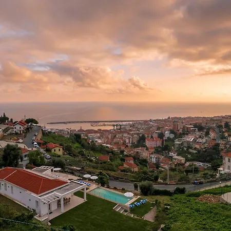 Gioia 8, Emma فيلة *