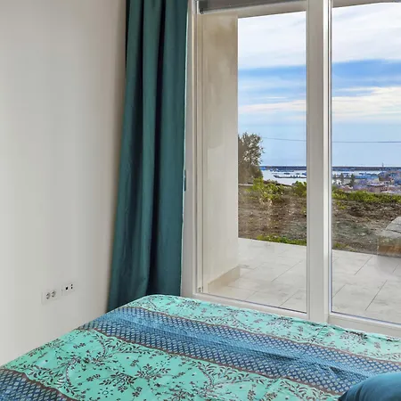 Gioia 8, Emma Villa *