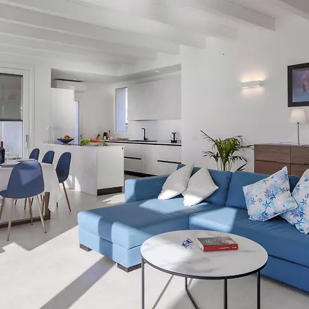 Gioia 8, Emma Villa *