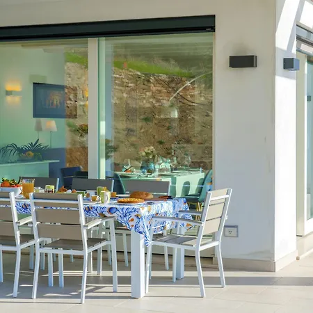 Gioia 8, Emma فيلة