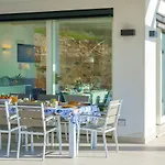 Gioia 8, Emma Villa