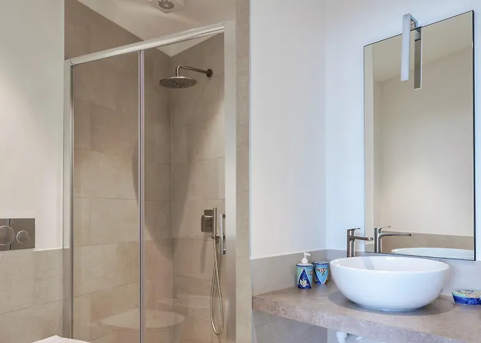 Villa Gioia 8, Emma *